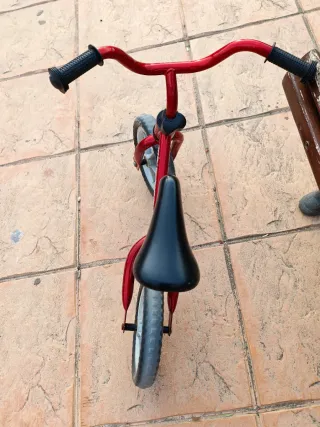 Bici sin pedales Chicco Red Bullet