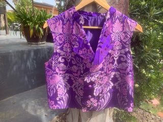 Chaleco fallero morado y rosa talla M