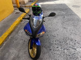 Yamaha TZR 50cc Deportiva Azul y Dorada