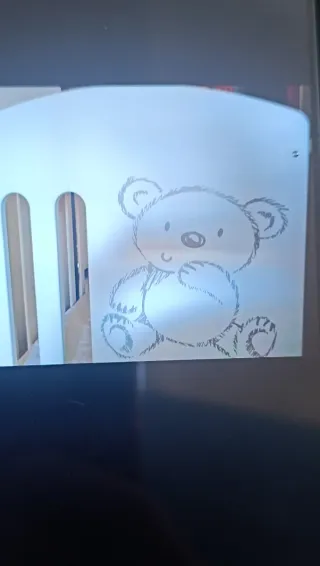 Cuna infantil blanca con osito