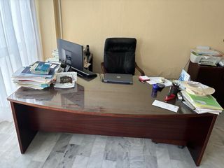 Mueble de oficina madera y mármol