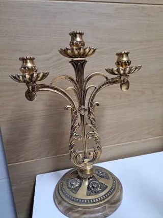 Candelabro de metal y mármol. Pareja