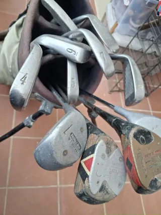 Wilson Ultra golf clubs with graphite shafts
