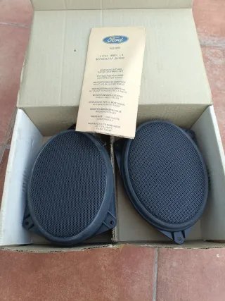 Altavoces Ford Escort