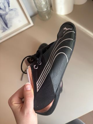 Zapatillas Puma Niña Negras y Rosas