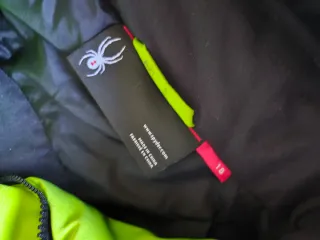 Chaqueta esquí Spyder verde y negra. Talla 18 niño