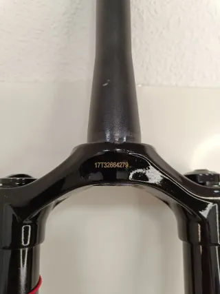 Horquilla de Suspensión Negra