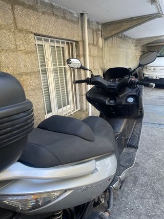 Maxi Scooter Kymco Plata