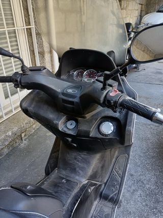 Maxi Scooter Kymco Plata
