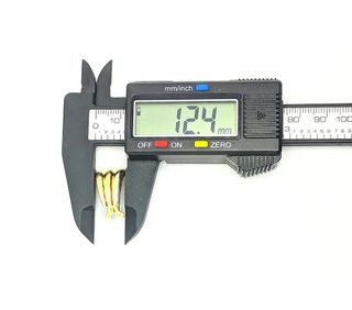 Pendiente de oro combinado de 18k, 9.35 g.