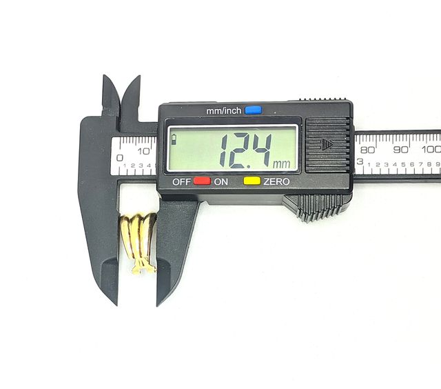 Pendiente de oro combinado de 18k, 9.35 g.