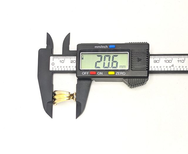 Pendiente de oro combinado de 18k, 9.35 g.