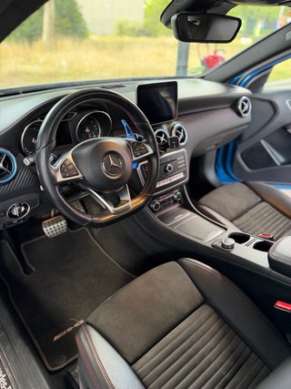 Mercedes-Benz Clase A 200d AMG LINE