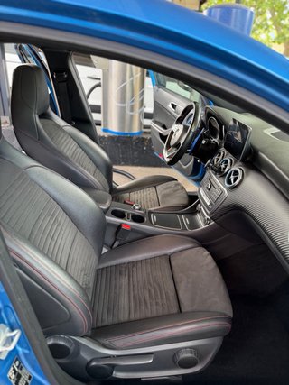 Mercedes-Benz Clase A 200d AMG LINE