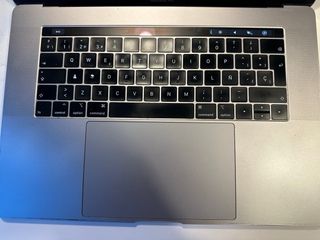 MacBook Pro 15” 2018 i7 16GB 250GB SSD