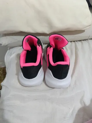 Zapatillas Adidas Mujer Negras y Rosas