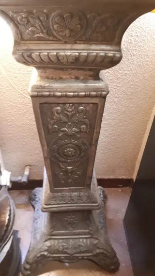 Piezas religiosas  antiguas y diversas