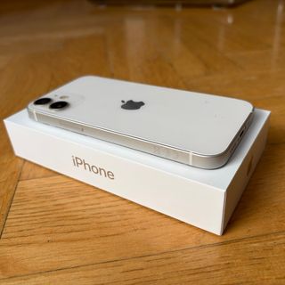 iPhone 12 mini + 2 televisores