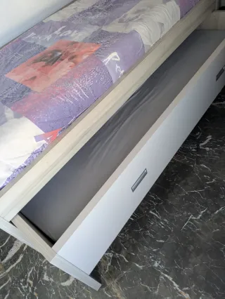 Cama juvenil , cajones de madera y canapé vertical