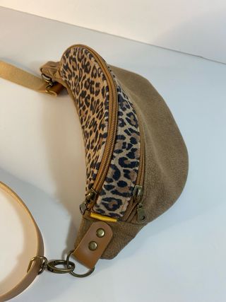 Bolso Riñonera Marrón y Animal Print