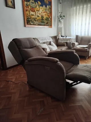 Sillón reclinable eléctrico beige