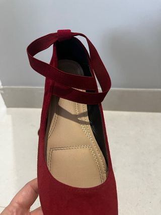 Manoletinas rojas niña