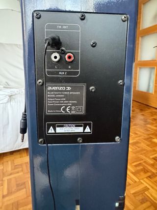 Torre de Sonido Avenzo Negra