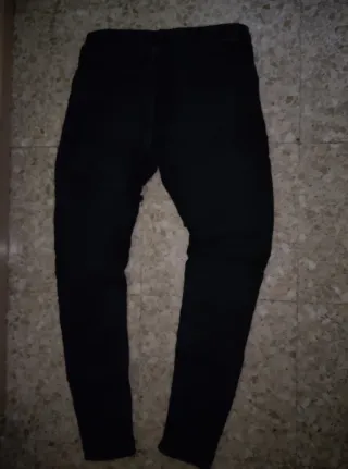 Pantalón vaquero Bershka negro push up mujer