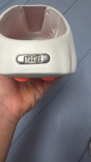 Chanclas Nike Blancas y Naranja