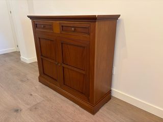 Aparador de salón de madera