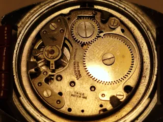 Reloj Mecánico Lucerne Calendario