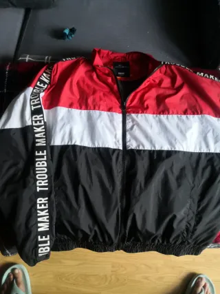 Chaqueta deportiva tricolor