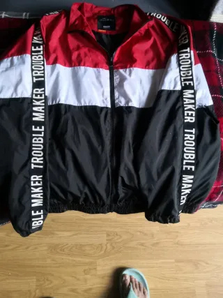 Chaqueta deportiva tricolor