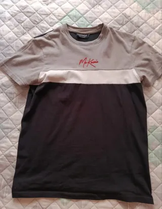 Camiseta McKenzie gris y negra