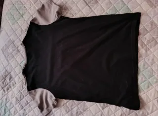 Camiseta McKenzie gris y negra