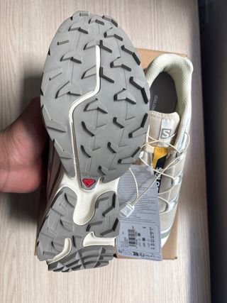 Salomon XT-6 39 1/3 Beige/Crema