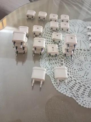 Clavijas Adaptadoras Eléctricas Blancas