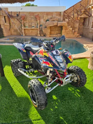 Quad Suzuki Rojo y Negro