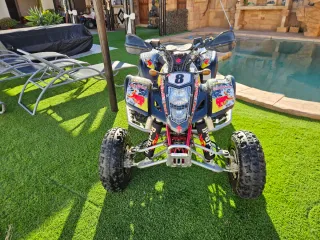 Quad Suzuki Rojo y Negro