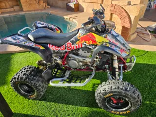 Quad Suzuki Rojo y Negro