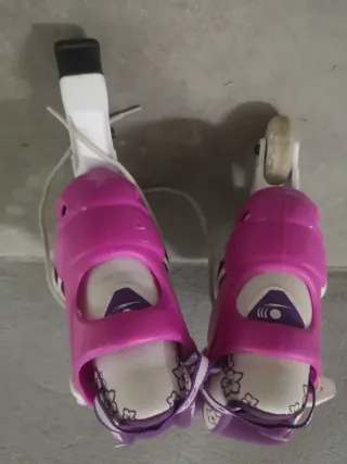Patines en línea infantiles blancos y rosas