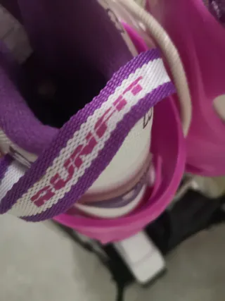 Patines en línea infantiles blancos y rosas