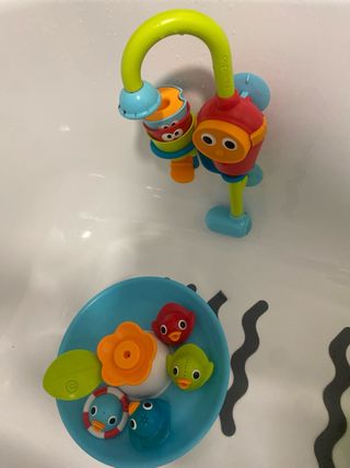 Juguete de agua para bañera