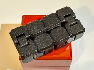 Brinquedo Fidget Cube Angular