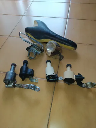 Lote piezas bicicleta vintage: dinamo, luz, sillín