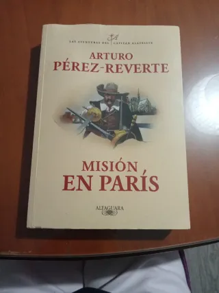 Misión en París (Las aventuras del capitán Alat...