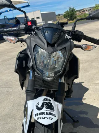 Kawasaki Z125 Blanca y Verde