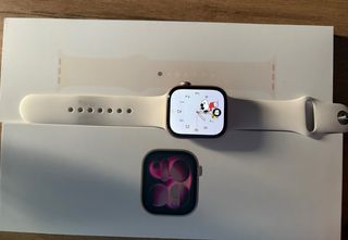 Apple Watch Series 11 - Rosa y Blanco
