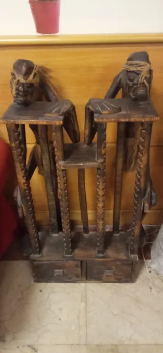 Mueble de madera para CDs