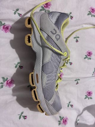 Zapatillas On Running Cloud Gris/Amarillo